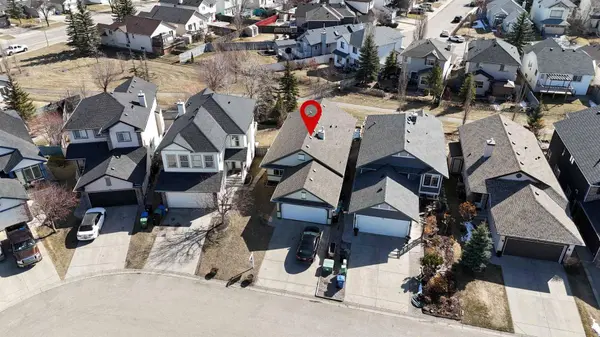 44 Somerglen Heath SW, Calgary, AB T2Y 4A3