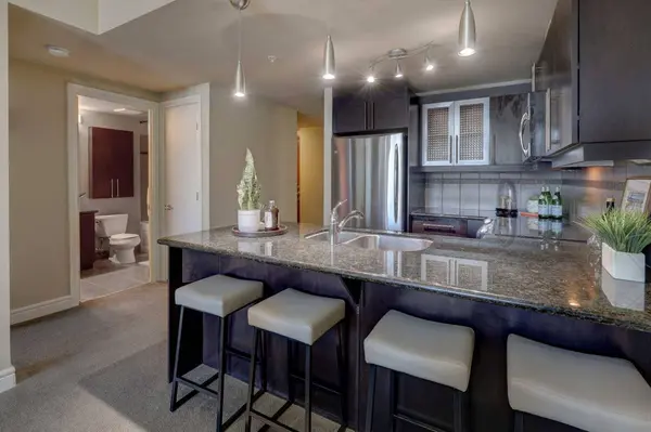 817 15 AVE SW #409, Calgary, AB T2R 0H8