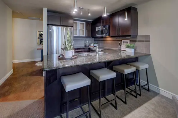 817 15 AVE SW #409, Calgary, AB T2R 0H8