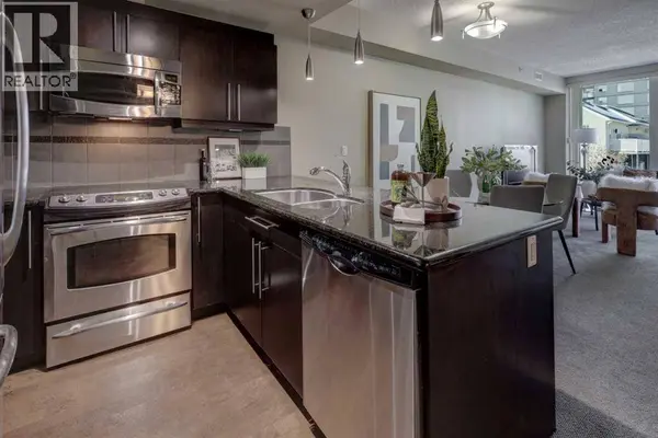 409, 817 15 Avenue SW, Calgary, AB T2R0H8