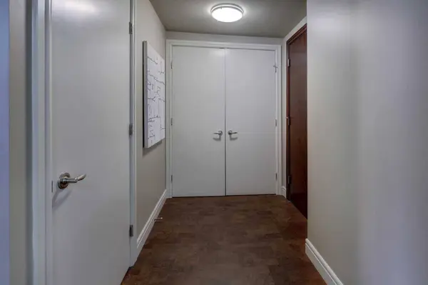 817 15 AVE SW #409, Calgary, AB T2R 0H8