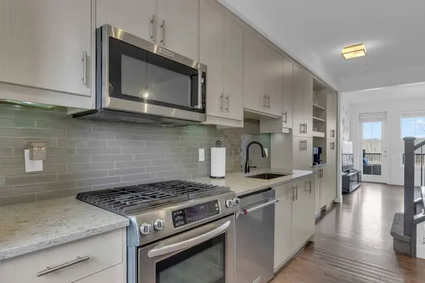 424 Quarry WAY SE, Calgary, AB T2C 5N4