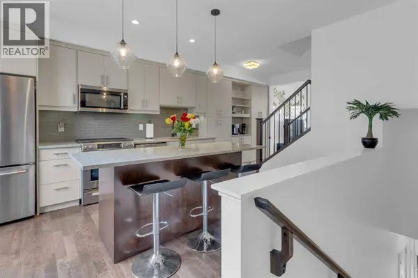 424 Quarry Way SE, Calgary, AB T2C5N4