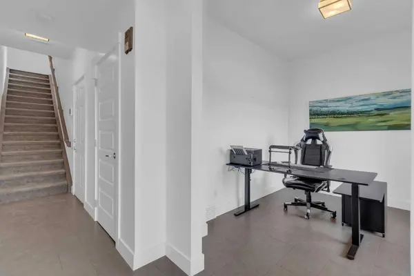 424 Quarry WAY SE, Calgary, AB T2C 5N4