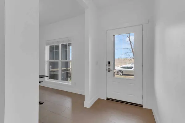 424 Quarry WAY SE, Calgary, AB T2C 5N4