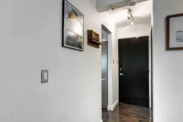 1904 10 ST SW #301, Calgary, AB T2T 3G1
