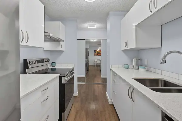 924 14 AVE SW #705, Calgary, AB T2R 0N7