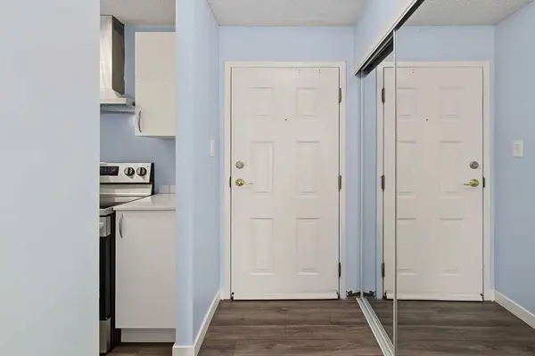 924 14 AVE SW #705, Calgary, AB T2R 0N7