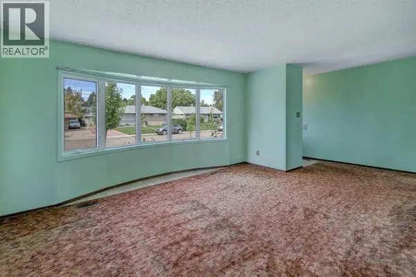 50 Thornlee Crescent NW, Calgary, AB T2K2W8