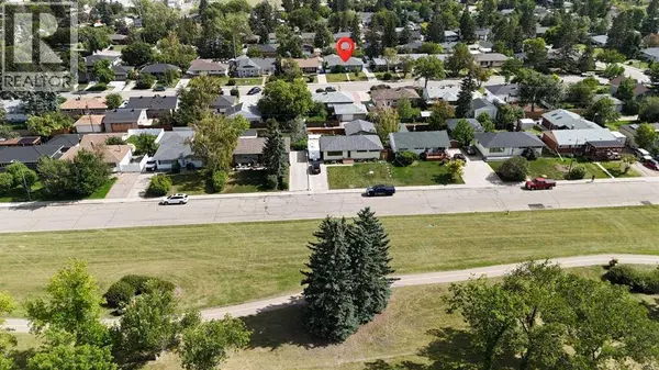 50 Thornlee Crescent NW, Calgary, AB T2K2W8