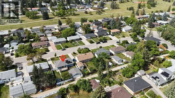 50 Thornlee Crescent NW, Calgary, AB T2K2W8