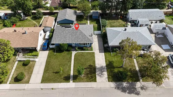 50 Thornlee CRES NW, Calgary, AB T2K 2W8