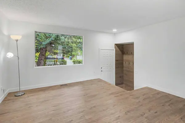 6304 28 AVE NE, Calgary, AB T1K 4K7