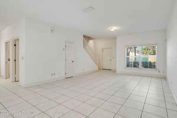 624 Cedar Side CIR NE, Palm Bay, FL 32905