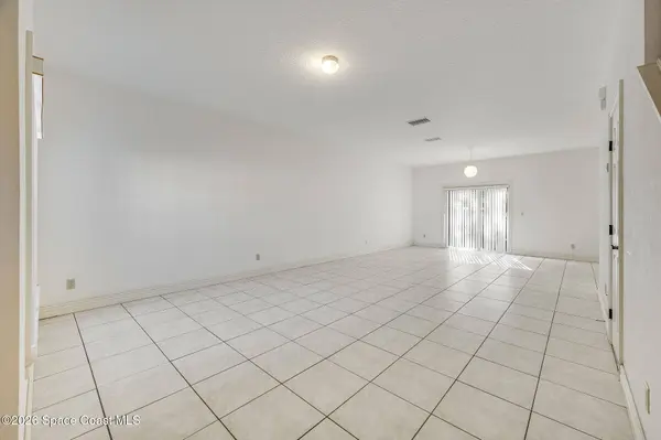 624 Cedar Side CIR NE, Palm Bay, FL 32905