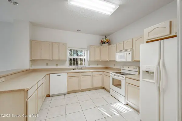 624 Cedar Side CIR NE, Palm Bay, FL 32905