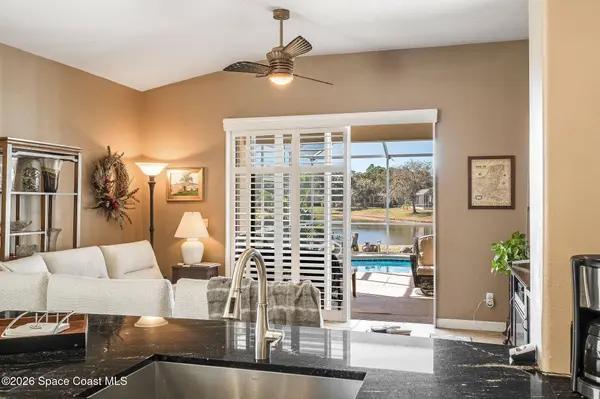 426 Gardendale CIR SE, Palm Bay, FL 32909