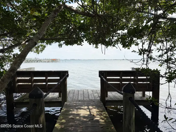 5569 Cord Grass LN, Melbourne Beach, FL 32951
