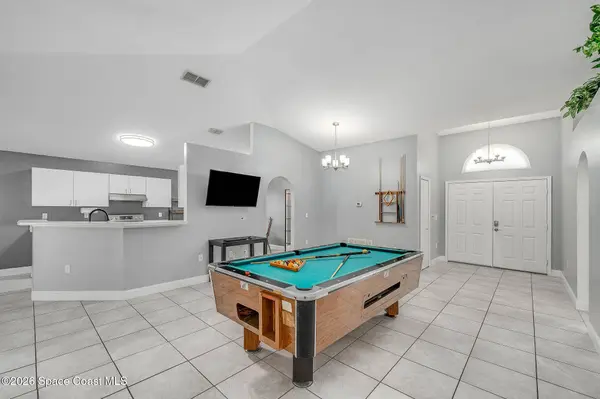 1664 Vista Lake CIR, Melbourne, FL 32904