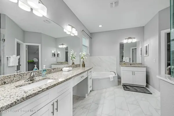 382 Eldron BLVD NE, Palm Bay, FL 32907