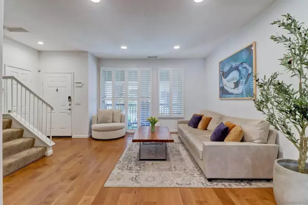 946 Camino De La Reina #17, San Diego, CA 92108