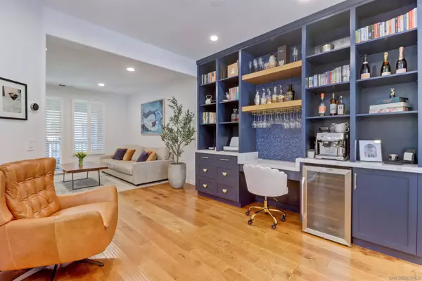 946 Camino De La Reina #17, San Diego, CA 92108