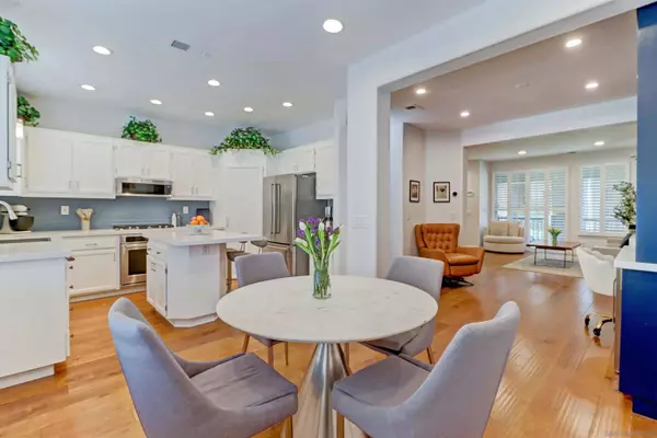 946 Camino De La Reina #17, San Diego, CA 92108