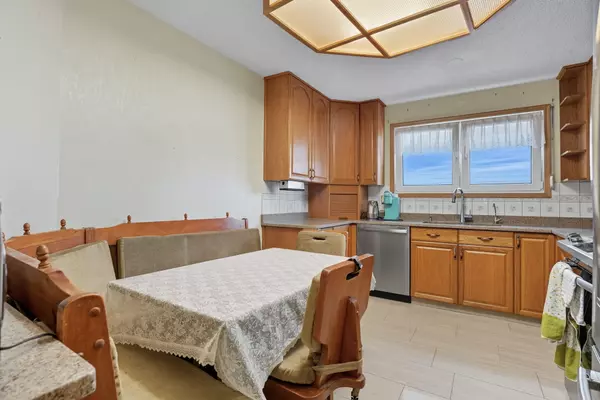 Welcome to 331 Whitman Place NE β Turn-Key Bungalow in Whitehorn