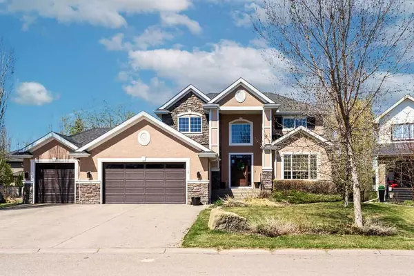 Friday's Featured Home: Lakeside Luxury Living in Heritage Lake Shores
