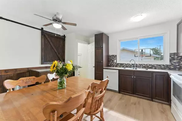 Friday’s Featured Home: Beautifully Updated 4-Bedroom Home with Heated Oversized Garage & Backyard Oasis