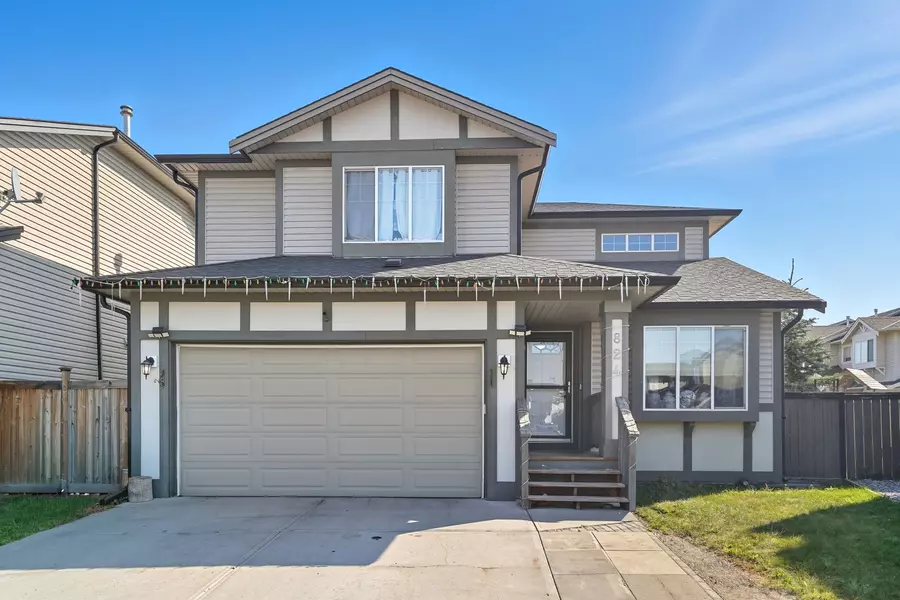 824 Luxstone Sq SW, Airdrie, AB T4B 3L4