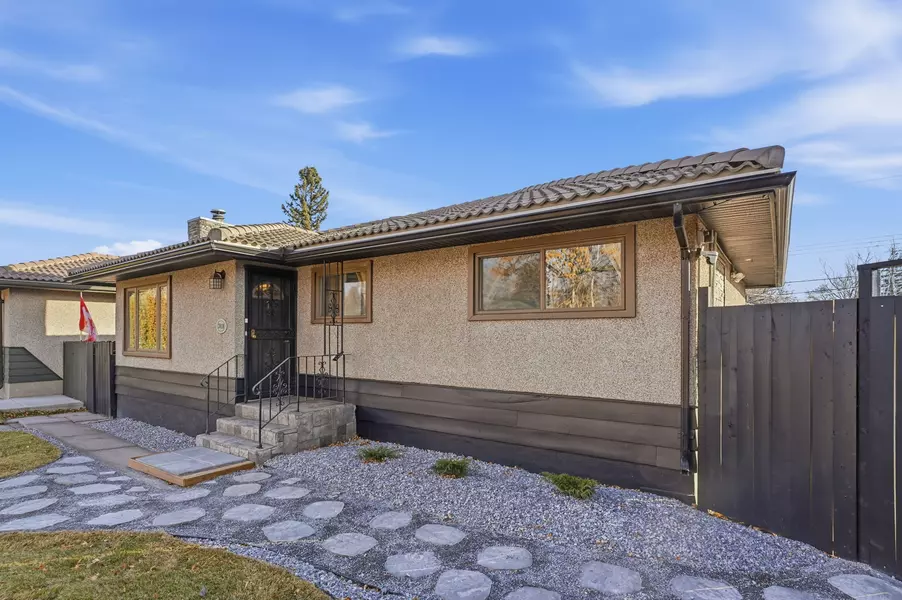 2018 Cottonwood Cres SE, Calgary, AB T2B 1R1