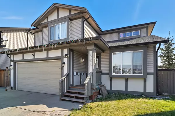 Airdrie, AB T4B 3L4,824 Luxstone Sq SW