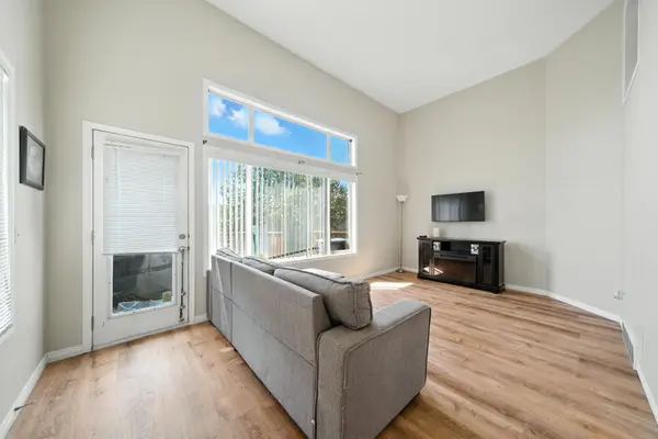 143 Copperfield Ln SE, Calgary, AB T2Z 4S9