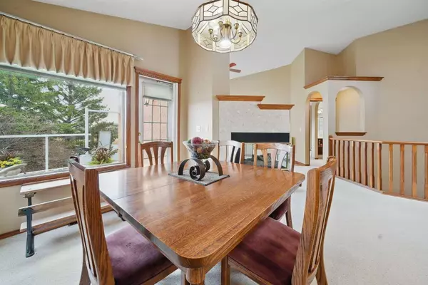 159 Lakeside Greens CT, Chestermere, AB T1X 1C7