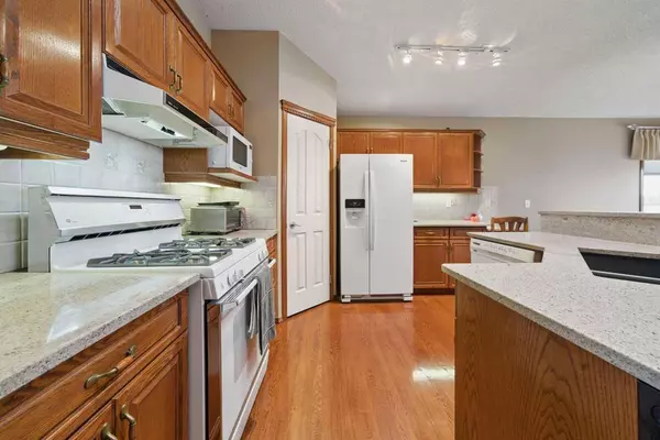 159 Lakeside Greens CT, Chestermere, AB T1X 1C7