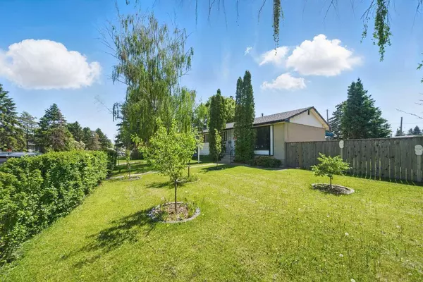 5107 Forego AVE SE, Calgary, AB T2A 2C7