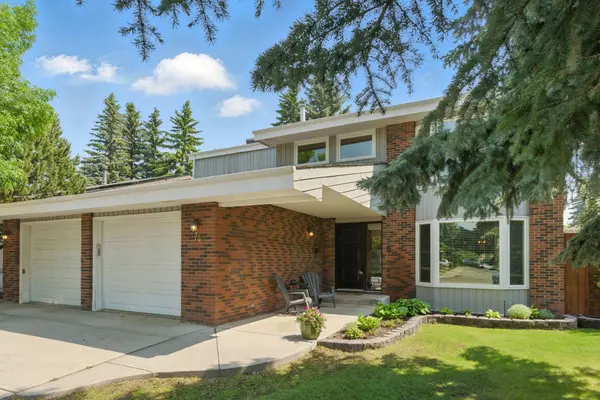 74 Deermont Rd SE, Calgary, AB T2J 5T5