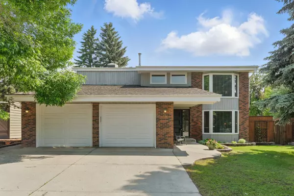 74 Deermont Rd SE, Calgary, AB T2J 5T5