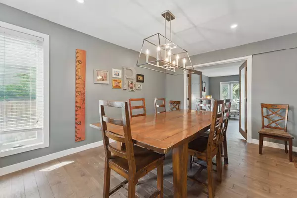 74 Deermont Rd SE, Calgary, AB T2J 5T5