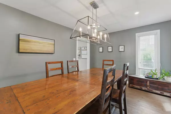 74 Deermont Rd SE, Calgary, AB T2J 5T5