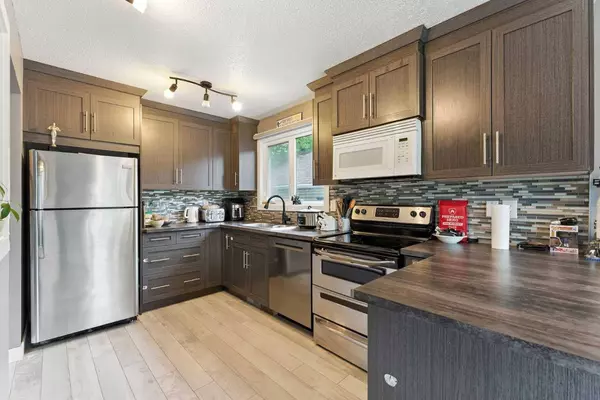 125 10 AVE NE #1, Calgary, AB T2E 0W8