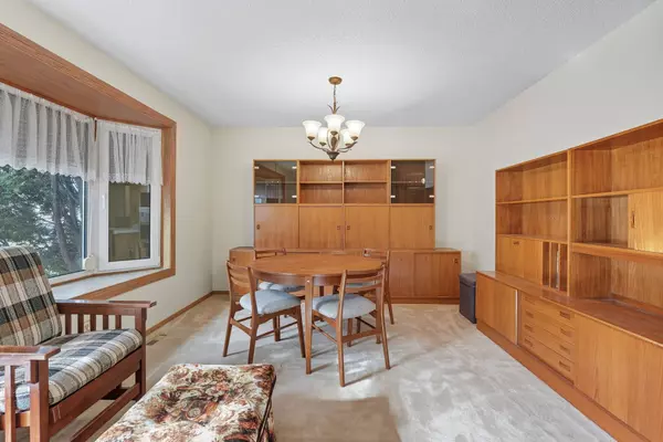 311 Whitman Pl NE, Calgary, AB T1Y 4T2