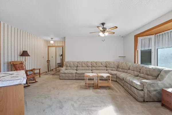 311 Whitman Pl NE, Calgary, AB T1Y 4T2