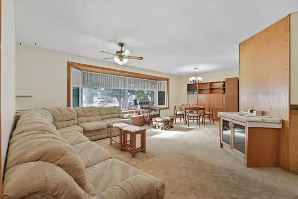 311 Whitman Pl NE, Calgary, AB T1Y 4T2