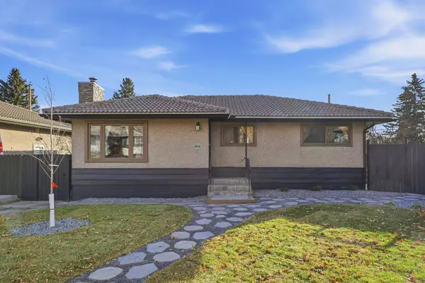 2018 Cottonwood Cres SE, Calgary, AB T2B 1R1