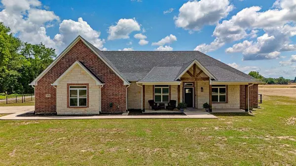 174 Rs County Road 3160, Emory, TX 75440