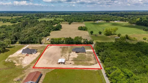 174 Rs County Road 3160, Emory, TX 75440