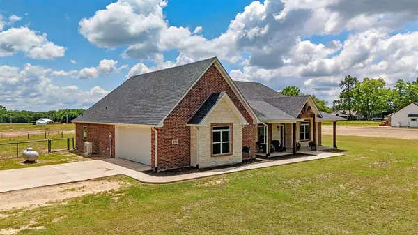 174 Rs County Road 3160, Emory, TX 75440