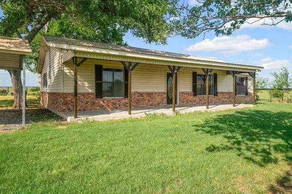 190 Rs County Road 4330, Point, TX 75472